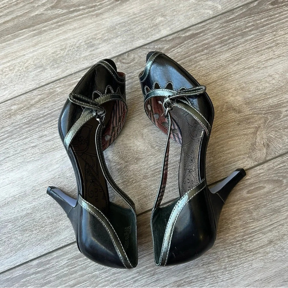 Bobbi Blu Strappy Shiny Leather Peep Toe Pumps - Picture 9 of 15